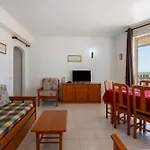 Oura 14 A, Com Piscina 아파트