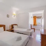 Oura 14 A, Com Piscina 아파트