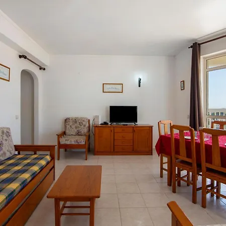 Oura 14 A, Com Piscina Lägenhet
