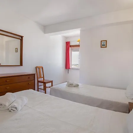 Apartman Oura 14 A, Com Piscina *