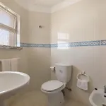 Oura 14 A, Com Piscina Apartamento