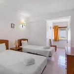 Oura 14 A, Com Piscina Armação de Pêra
