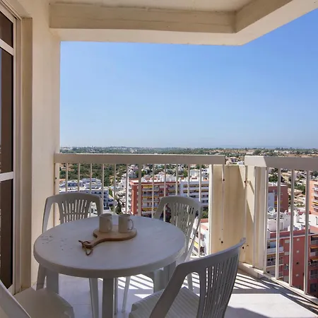 Oura 14 A, Com Piscina * Armação de Pêra