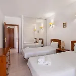 Apartment Oura 14 A, Com Piscina